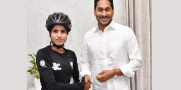 Rs 10 Lakh Incentive To MP Mountaineer Aasha Malviya by AP CM YS Jagan Announces