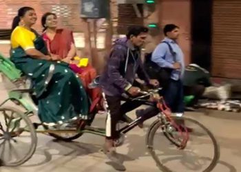AP Minister RK Roja Takes A Rickshaw Ride in Kashi