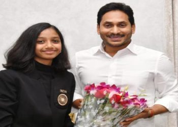 Chess Player Alana Meenakshi Calls On CM YS Jagan Mohan Reddy