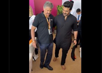 Ram Charan Teaches Anand Mahindra Naatu Naatu Steps