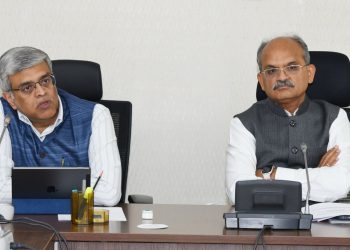 Pankaj Jain, Secretary, Ministry of Petroleum and Natural Gas, who met the CS