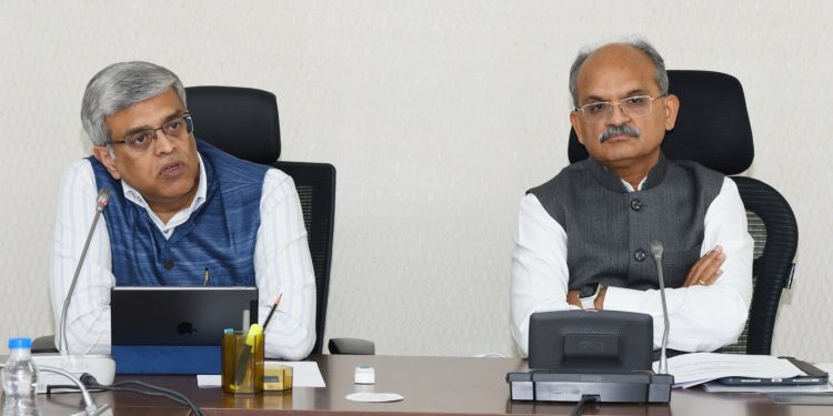 Pankaj Jain, Secretary, Ministry of Petroleum and Natural Gas, who met the CS