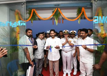 సీ హారియర్ యుద్ధ విమాన మ్యూజియం ప్రారంభించిన సీఎం.