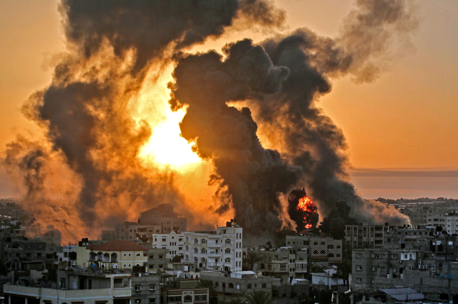 గాజా ఫై బాంబు దాడులు-bombing on gaza