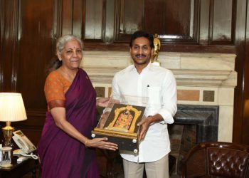 కేంద్ర ఆర్థిక శాఖ మంత్రి నిర్మలా సీతారామన్, కేంద్ర విద్యుత్ శాఖమంత్రితో సీఎం వైయస్.జగన్ భేటీ