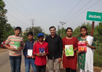 Poolabala is giving free training to children in foreign languages-విదేశీ భాషలలో పిల్లలకు ఉచితంగా శిక్షణ ఇస్తున్న పూలబాల