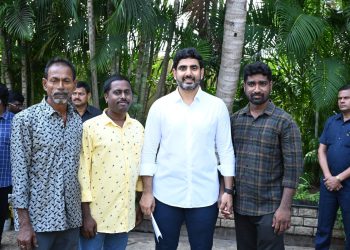 Prajadarbar: Lokesh promises to support people of Mangalagiri