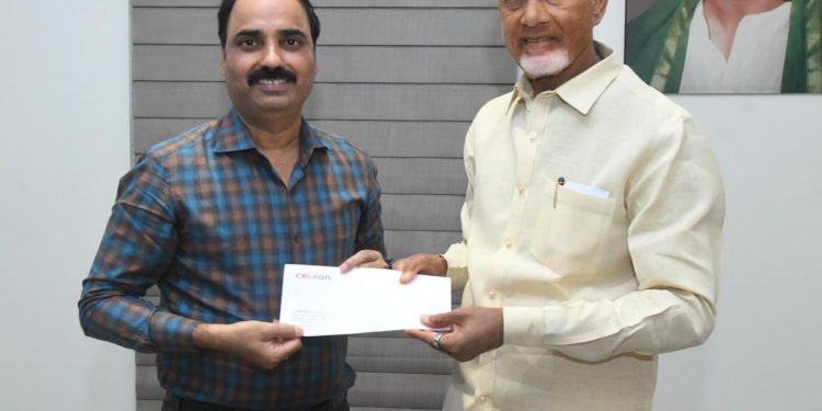 CELLCON MD Y. GURU DONATED ONE DAY EXPENSE INR 26.25 FOR ANNA CANTEEN