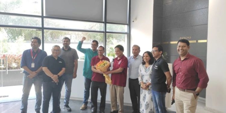 The alumni network congratulated the move as it would help network with the peers.