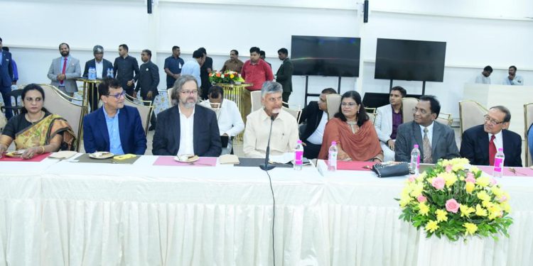 CM N. Chandrababu Naidu Hosts Dinner for Global Tech and Industry Leaders Ahead of Amaravati Quantum Valley Workshop