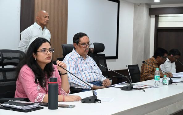 Joint Collector Smt. Aditi Singh said that lower-level officials should improve their performance …