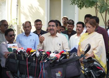 We will complete the provision of minimum basic facilities in the plots of the capital farmers within a year