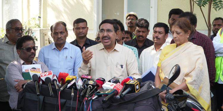 We will complete the provision of minimum basic facilities in the plots of the capital farmers within a year