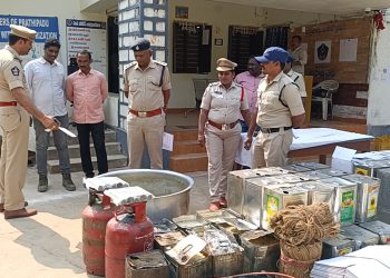 Police raid on an adulterated cooking oil manufacturing unit in Pratipadu: One person arrested, large quantities of stock seized.
