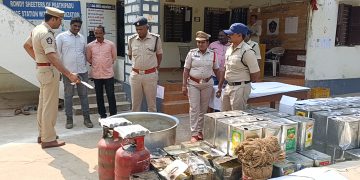 Police raid on an adulterated cooking oil manufacturing unit in Pratipadu: One person arrested, large quantities of stock seized.