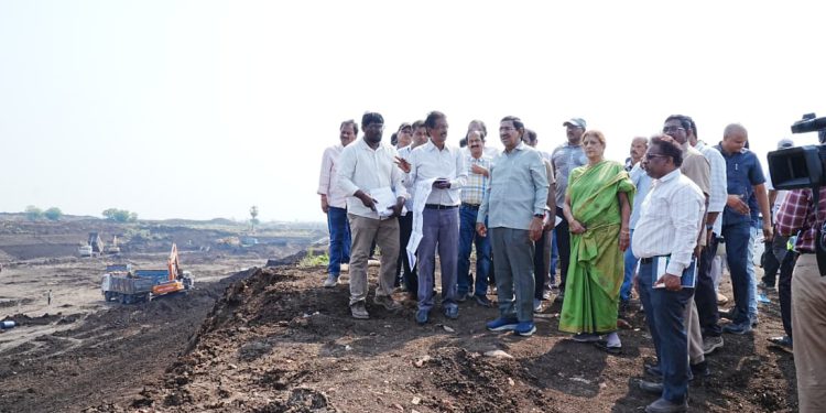 Minister Narayana inspected the courses of the Kondaveeti Vagu and Palavagu streams, as well as the Penumaka Reservoir.