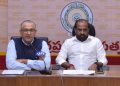 విలేకర్ల సమావేశంలో మాట్లాడుతున్న మంత్రి శ్రీ సత్య కుమార్. చిత్రంలో వీర పాండియన్ సౌరబ్ గౌర్, మంతెన సత్యనారాయణ రాజు