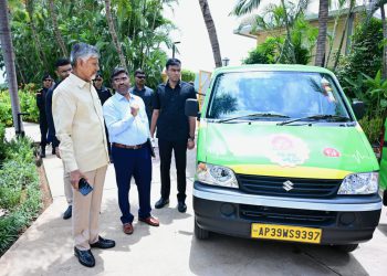 Chief Minister Chandrababu inspected the new ‘Mother and Child Express’ vehicles.
