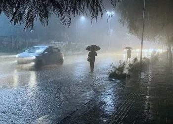 AP TG Weather Report : ఉపరితల ఆవర్తనం, ద్రోణి ప్రభావం – తెలుగు రాష్ట్రాలకు వర్ష సూచన, ఈ జిల్లాలకు హెచ్చరికలు | Hindustan Times Telugu – Hindustan Times