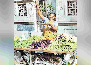 సమస్యల్లేని వీధి వ్యాపారం – Andhrajyothy