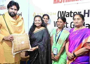 విజయవాడలో హస్తకళల ఉత్సవాన్ని ప్రారంభించిన పవన్ కల్యాణ్ – Andhrajyothy